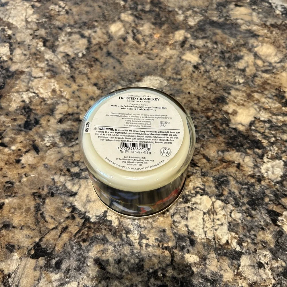 Bath & Body Works Frosted Cranberry Candle‎ with Red Berries Jar NWT BBW